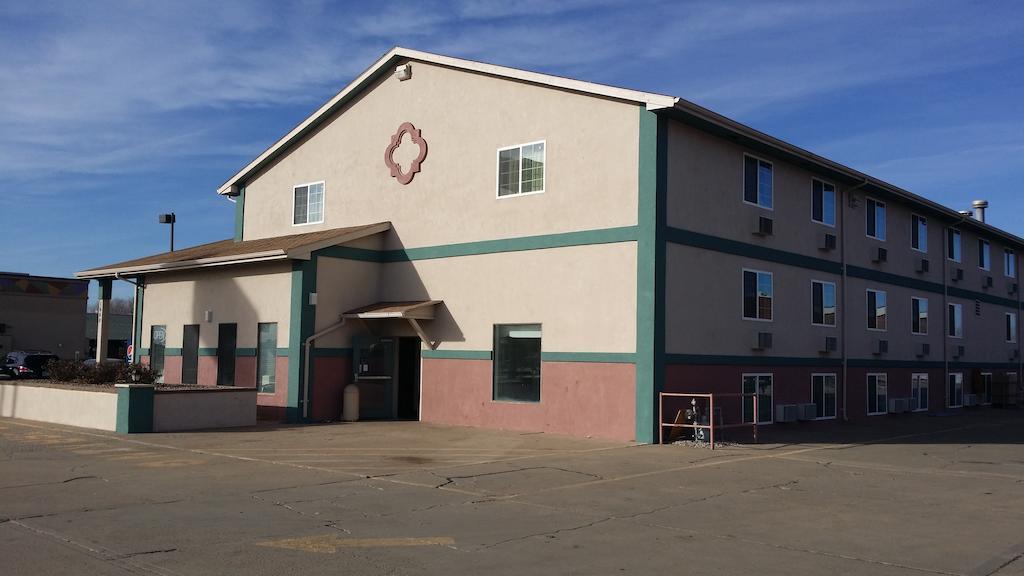 Value Inn & Suites Salina Εξωτερικό φωτογραφία
